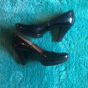 Sofft patent leather pumps